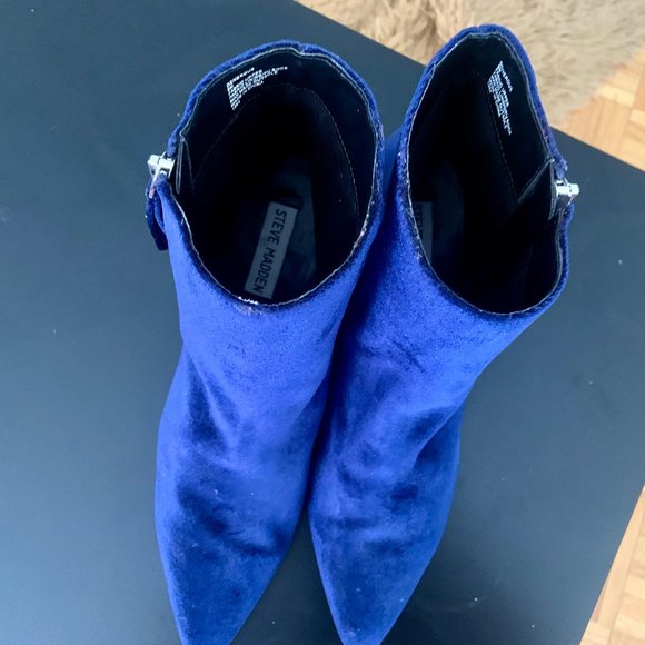STEVE MADDEN Blue Velvet Heels - Picture 3 of 5